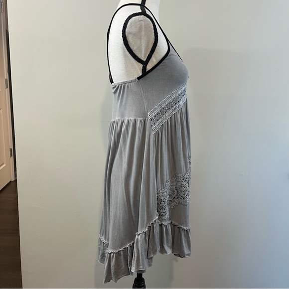 POL Gray Ruffle Hemmed Lace Contrast Spaghetti Strap  V-Neck Tunic Top S… - Picture 5 of 7